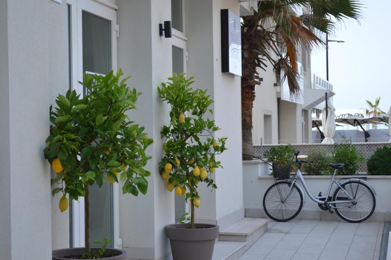 Hotel Riva E Mare Римини Екстериор снимка