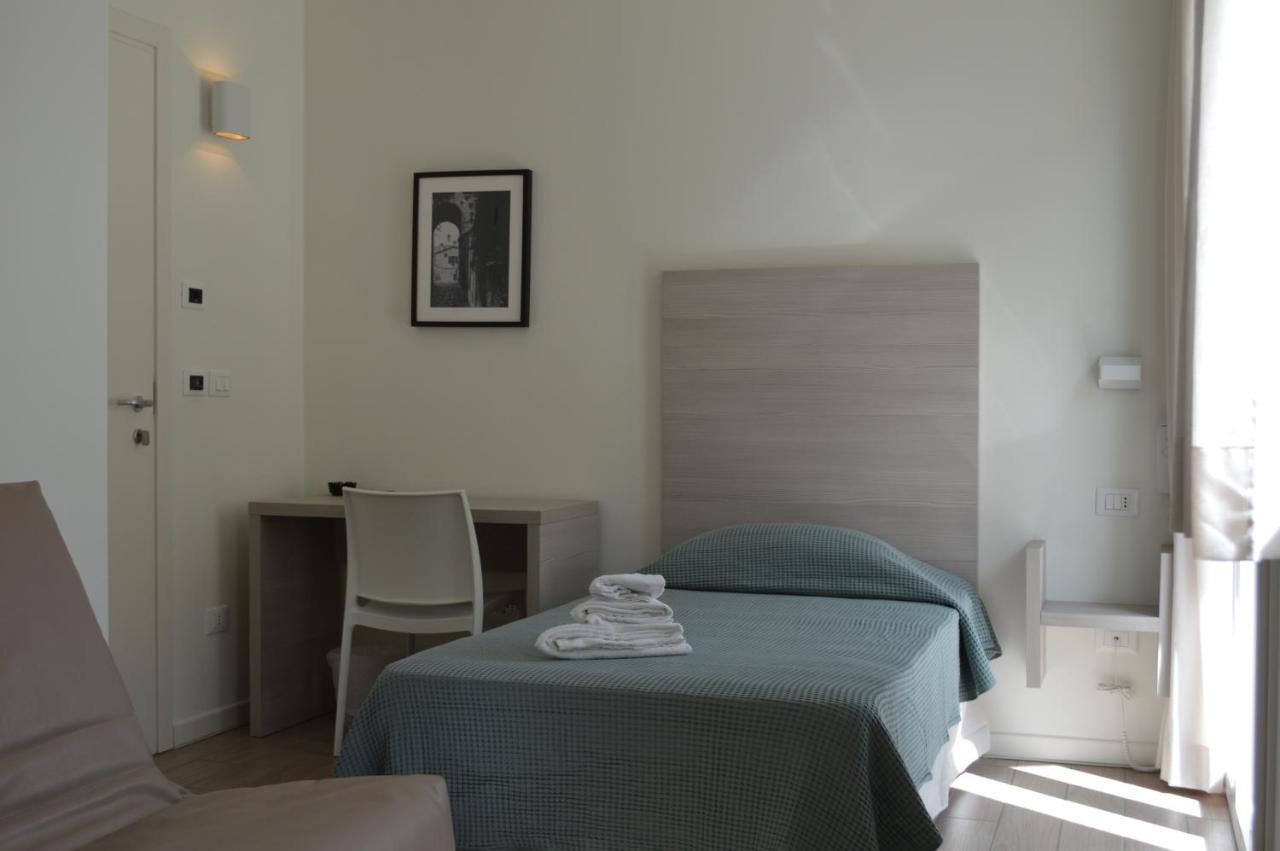 Hotel Riva E Mare Римини Екстериор снимка
