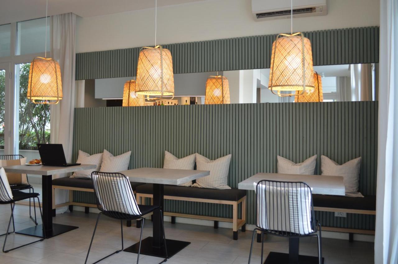 Hotel Riva E Mare Римини Екстериор снимка