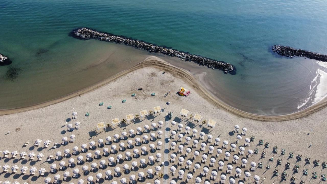 Hotel Riva E Mare Римини Екстериор снимка