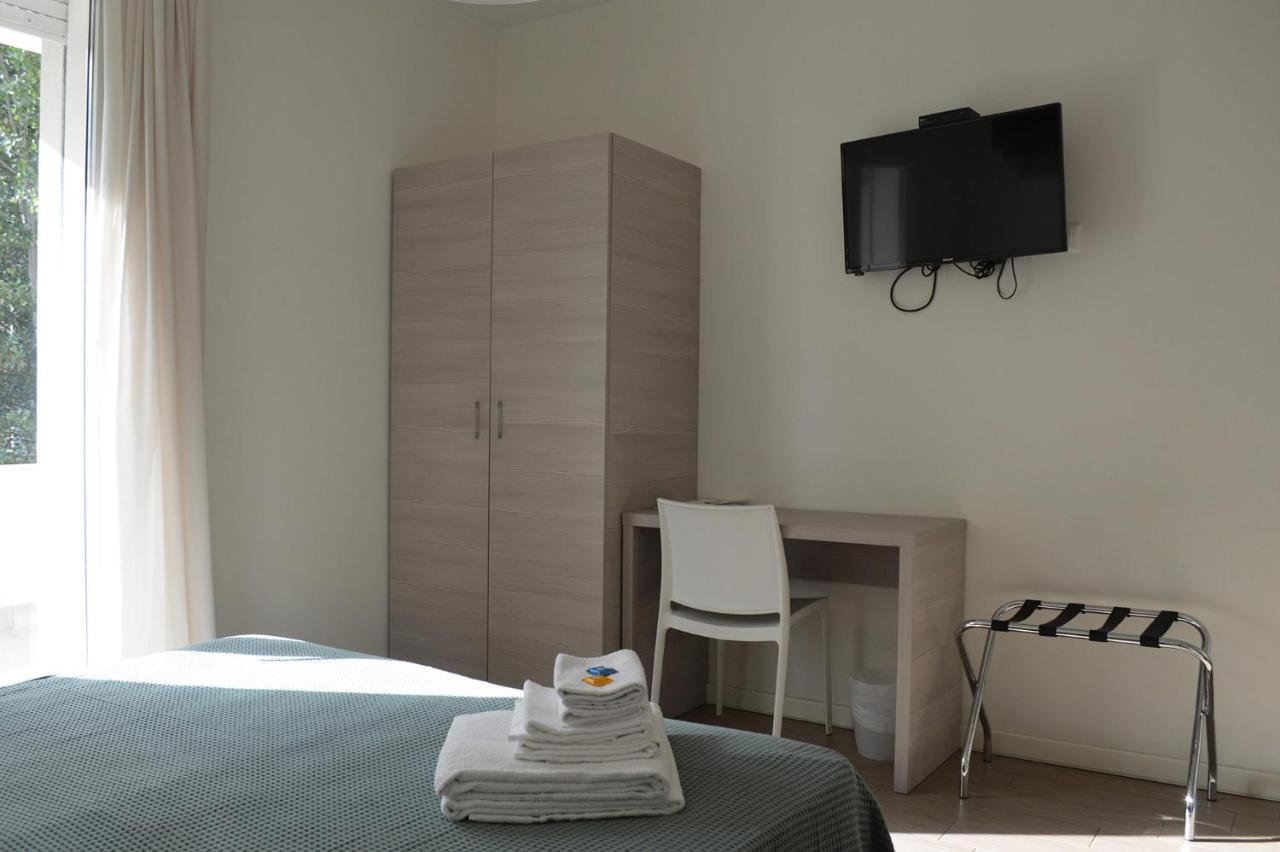 Hotel Riva E Mare Римини Екстериор снимка