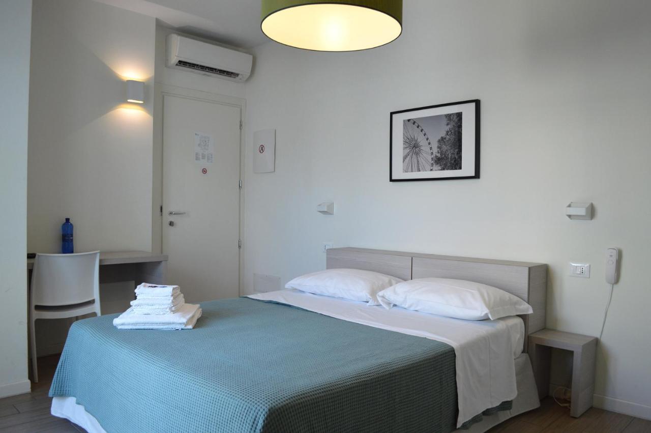 Hotel Riva E Mare Римини Екстериор снимка